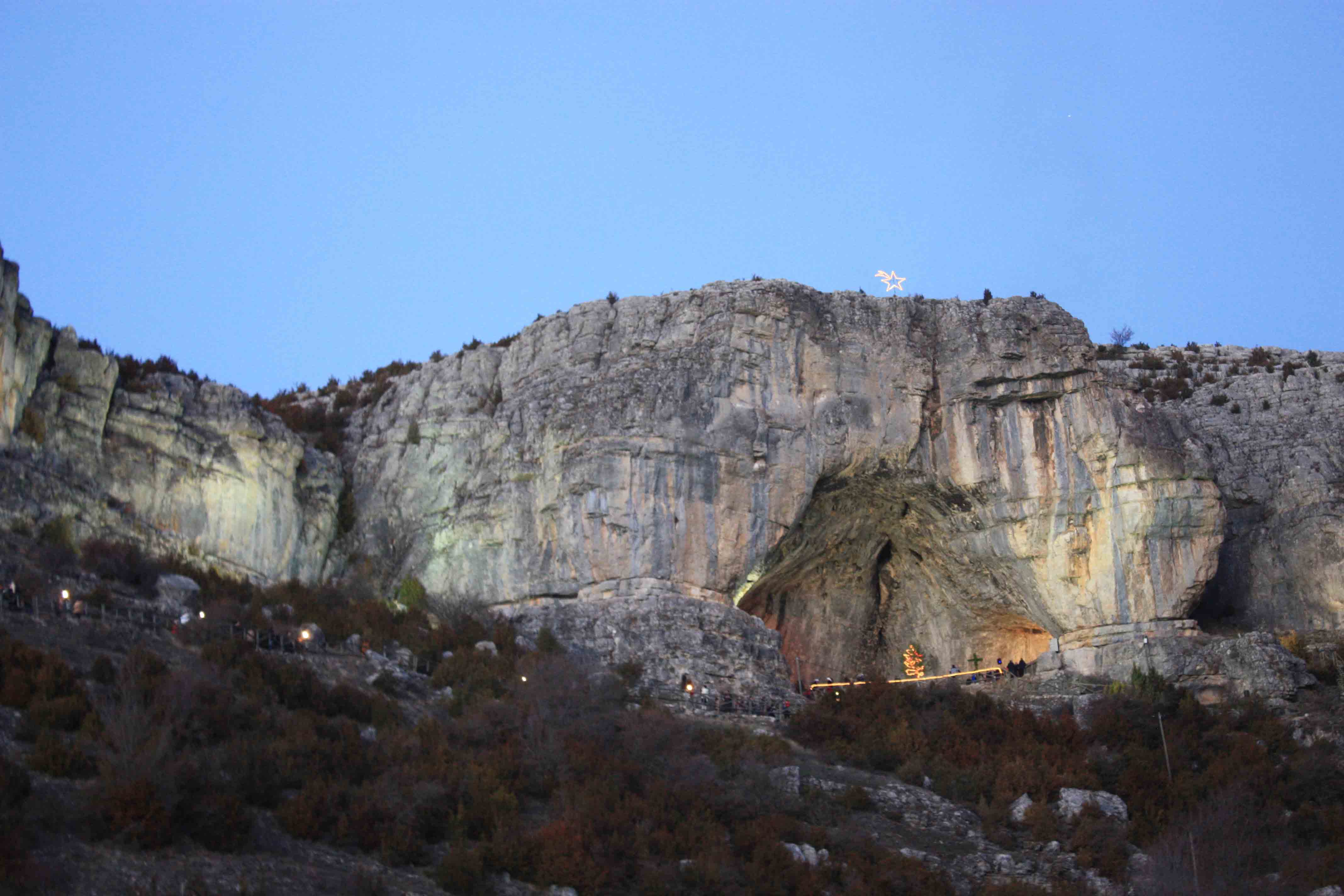 1 cueva baja
